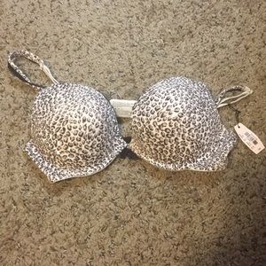 Body by Victoria’s Secret push-up bra